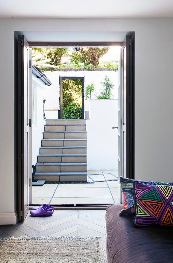 Central Hastings, Stylish-Luxe, Seaside Apartment. Exterior photo
