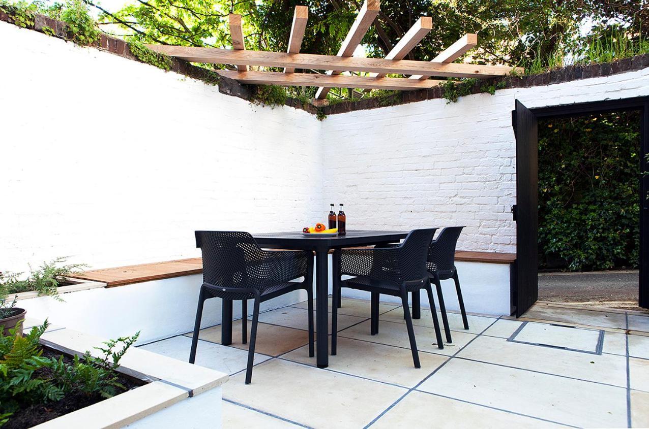 Central Hastings, Stylish-Luxe, Seaside Apartment. Exterior photo